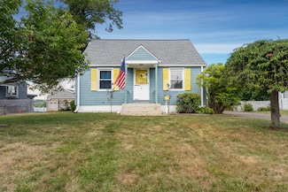 102 Vista Dr, East Haven, CT 06512