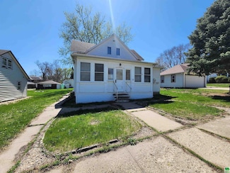 406 11th St, Alton, IA 51003