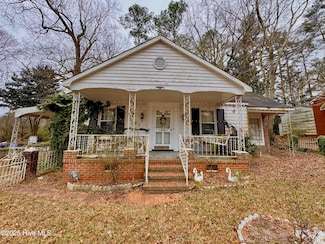 1113 Morningside Dr, Kinston, NC 28501