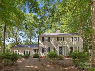 201 Castlegate Dr, Morganton, NC 28655
