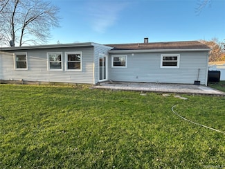 7 Heather Ct, Centereach, NY 11720