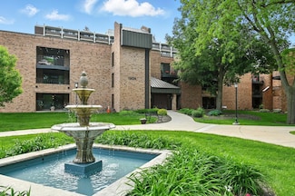 1906 E Shorewood Blvd Unit 360, Milwaukee, WI 53211