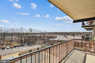 3245 Rio Dr Unit 504, Baileys Crossroads, VA 22041