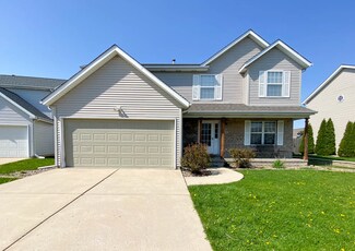 19 Breckenwood Ct, Bloomington, IL 61704
