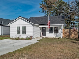 137 Ted Lott Ln, Crawfordville, FL 32327