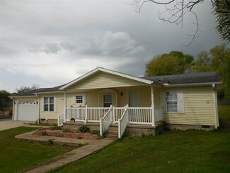 207 Chestnut St, Shoals, IN 47581