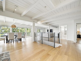 2323 Mastlands Dr, Oakland, CA 94611