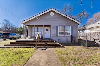 1926 S 10th St, Waco, TX 76706