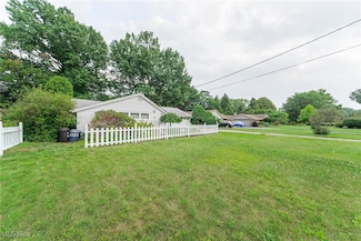 389 Bradley Rd, Bay Village, OH 44140