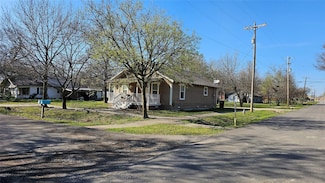 214 E Thomas St, Leonard, TX 75452