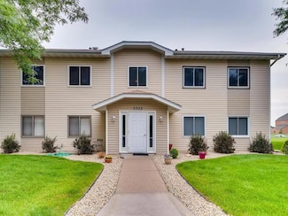 3333 Nevada Ave N Unit 3302, Minneapolis, MN 55427