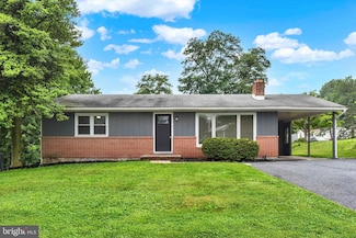 465 Pleasantview Rd, New Cumberland, PA 17070
