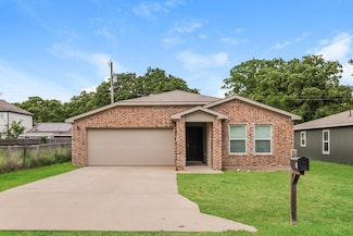 106 Holiday Dr, Gun Barrel City, TX 75156