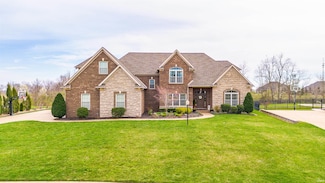 5711 Victoria Bluffs Dr, Newburgh, IN 47630