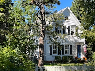 50 Oak St, Harwich, MA 02645