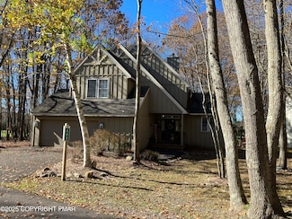 408 Gentian Ln, Pocono Pines, PA 18350