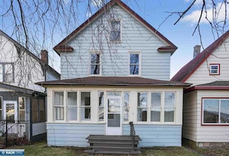 16 4th St SW, Chisholm, MN 55719