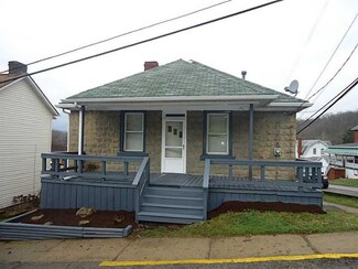 412 4th St, Smithton, PA 15479