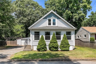 35 Inman Ave, Warwick, RI 02886