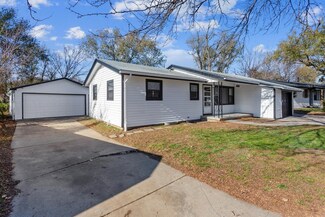 1333 N Prairie Ln, Derby, KS 67037