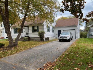 15 Dibiase St, Portland, ME 04103