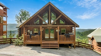 936 Black Bear Cub Way, Pigeon Forge, TN 37862