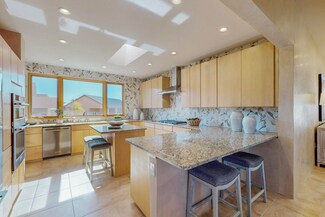 21 Camino Sabanero, Santa Fe, NM 87508