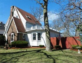 243 Linwood Ave, Newtonville, MA 02460