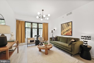 400 Massachusetts Ave NW Unit 223, Washington, DC 20001