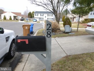 28 Robert Ct, Swedesboro, NJ 08085