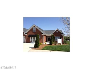 1595 Langdon Village Dr, Clemmons, NC 27012