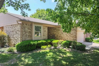 458 Sandehurst Dr, Grand Blanc, MI 48439