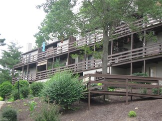 2360 Ridgeview Dr SW Unit 11F, Sherrodsville, OH 44675