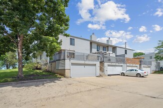 4224 Kris Line Dr, Waterloo, IA 50701