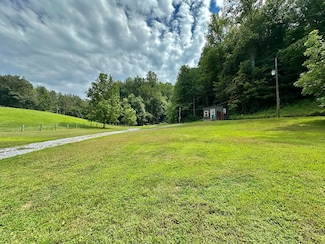 5750 Henry Town Rd, Sevierville, TN 37876