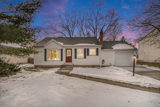 535 Clayton Ave NW, Grand Rapids, MI 49534