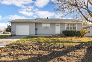 917 Elm St, Williamsburg, IA 52361