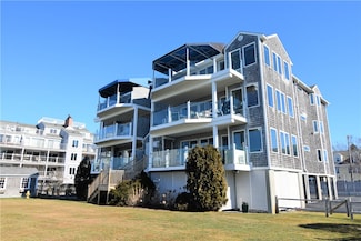 3 Kirwins Ln, Newport, RI 02840