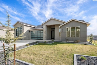 7440 W 22nd Place, Kennewick, WA 99338