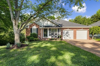 2561 Edinburgh St, Old Hickory, TN 37138