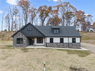 5010 Linwood Ct, Latrobe, PA 15650