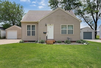 221 E Park St, Owatonna, MN 55060