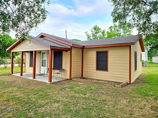 402 Avenue G, van Vleck, TX 77482