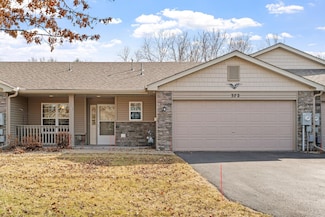 372 Arrowhead Dr, Circle Pines, MN 55014
