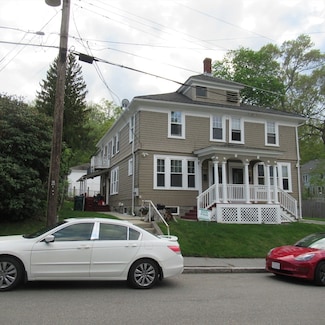 85 Belrose Ave, Lowell, MA 01852