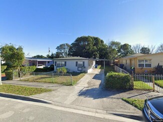 1043 W 26th St, Riviera Beach, FL 33404