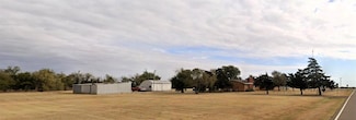 2231 E Iris St, Hobart, OK 73651