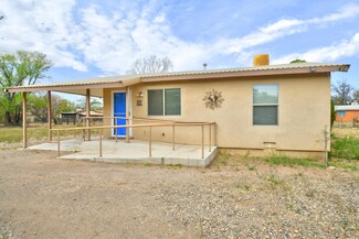 2 Blue Bonnet Dr, Los Lunas, NM 87031