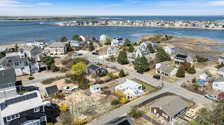 4 N St, Newburyport, MA 01950