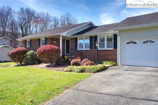 554 Cedar Ln, Boone, NC 28607
